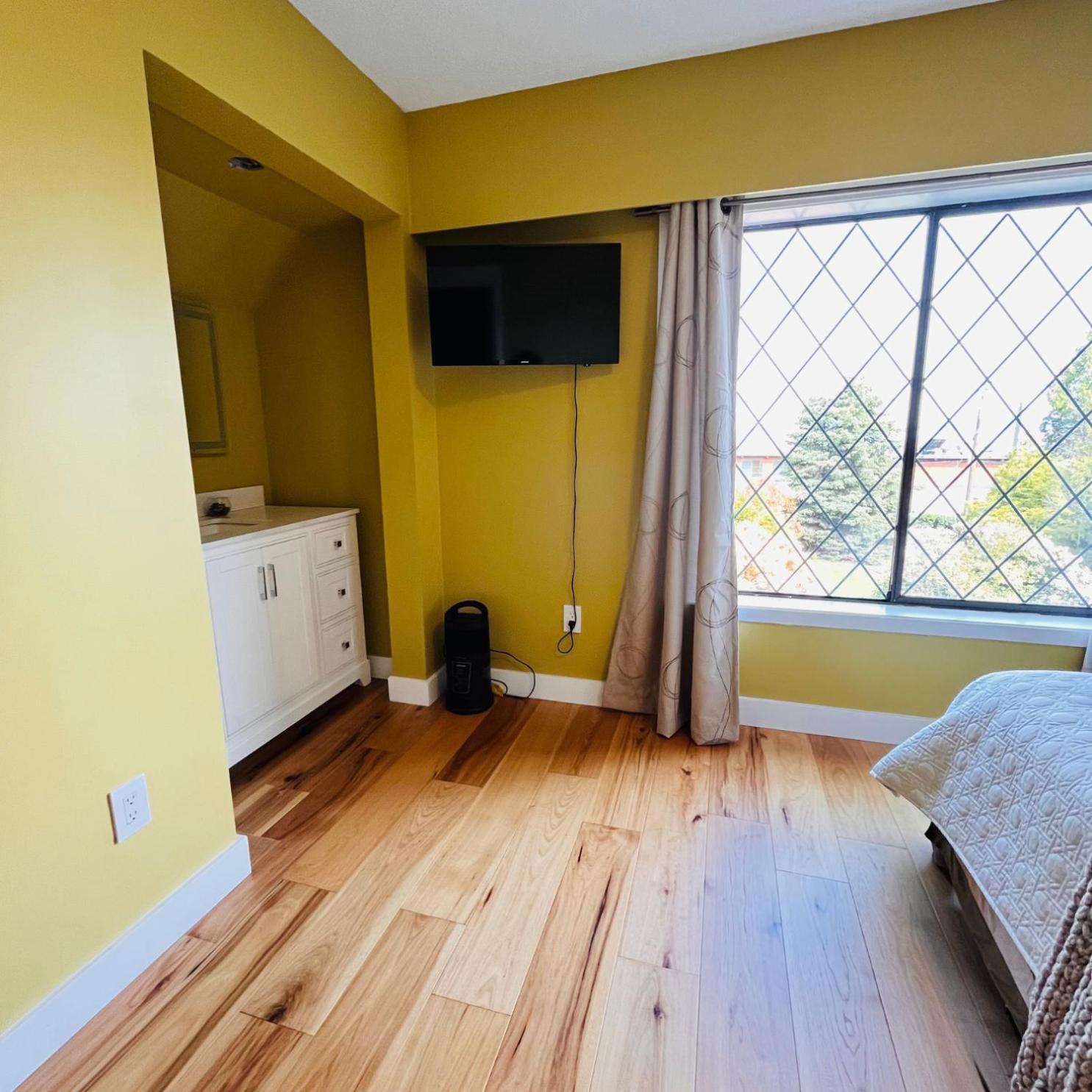 Oceanside Manor - Fancy Room - Golf Course & Beach View Qualicum Beach Exteriér fotografie