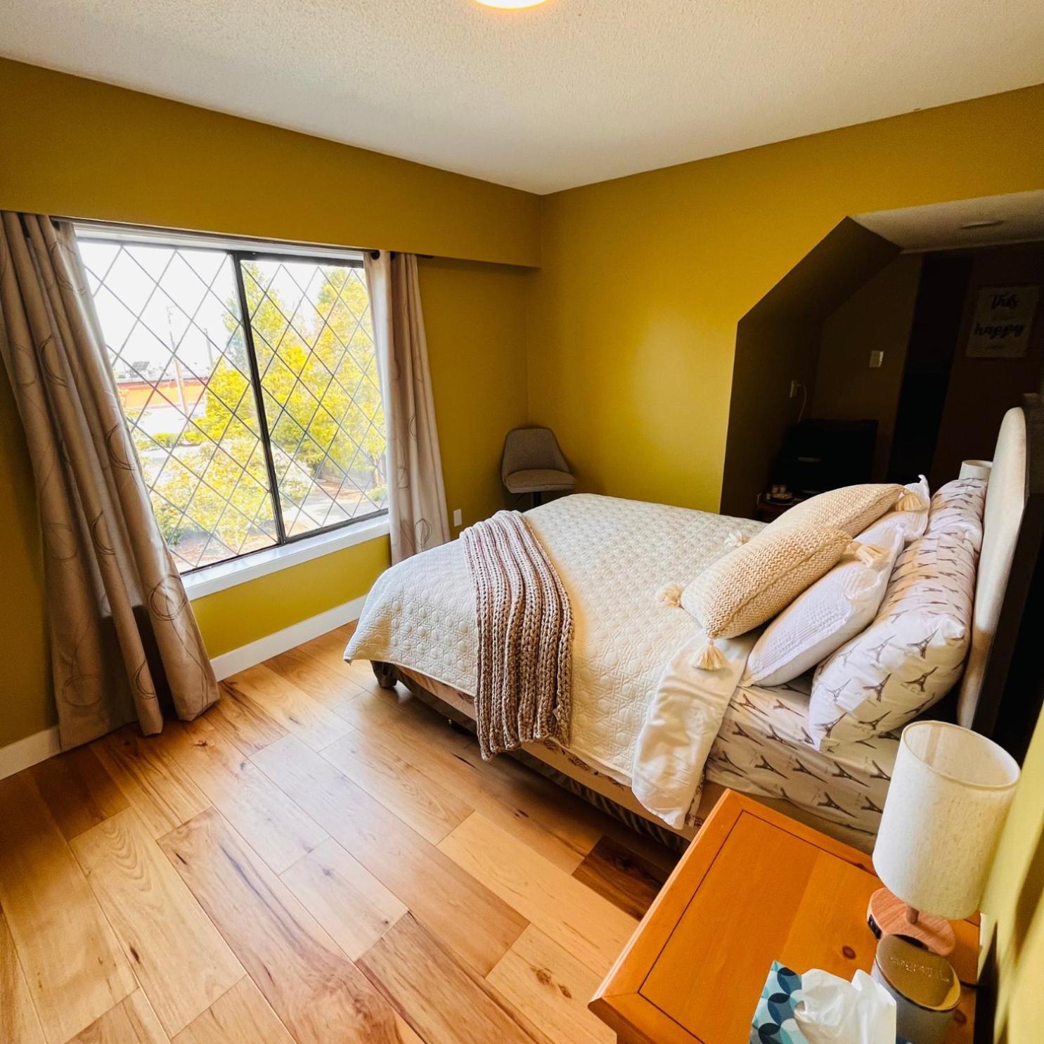 Oceanside Manor - Fancy Room - Golf Course & Beach View Qualicum Beach Exteriér fotografie