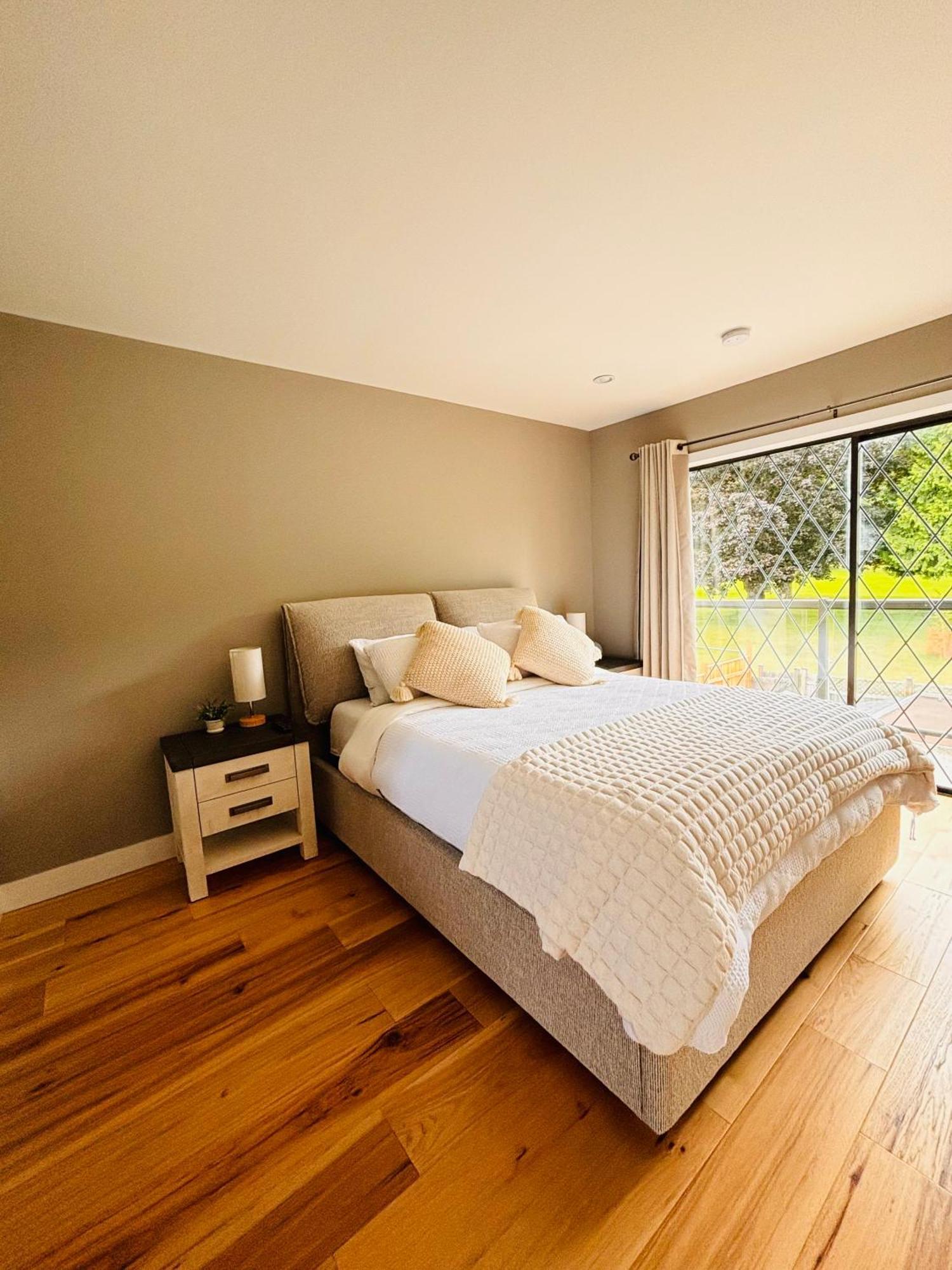 Oceanside Manor - Fancy Room - Golf Course & Beach View Qualicum Beach Exteriér fotografie