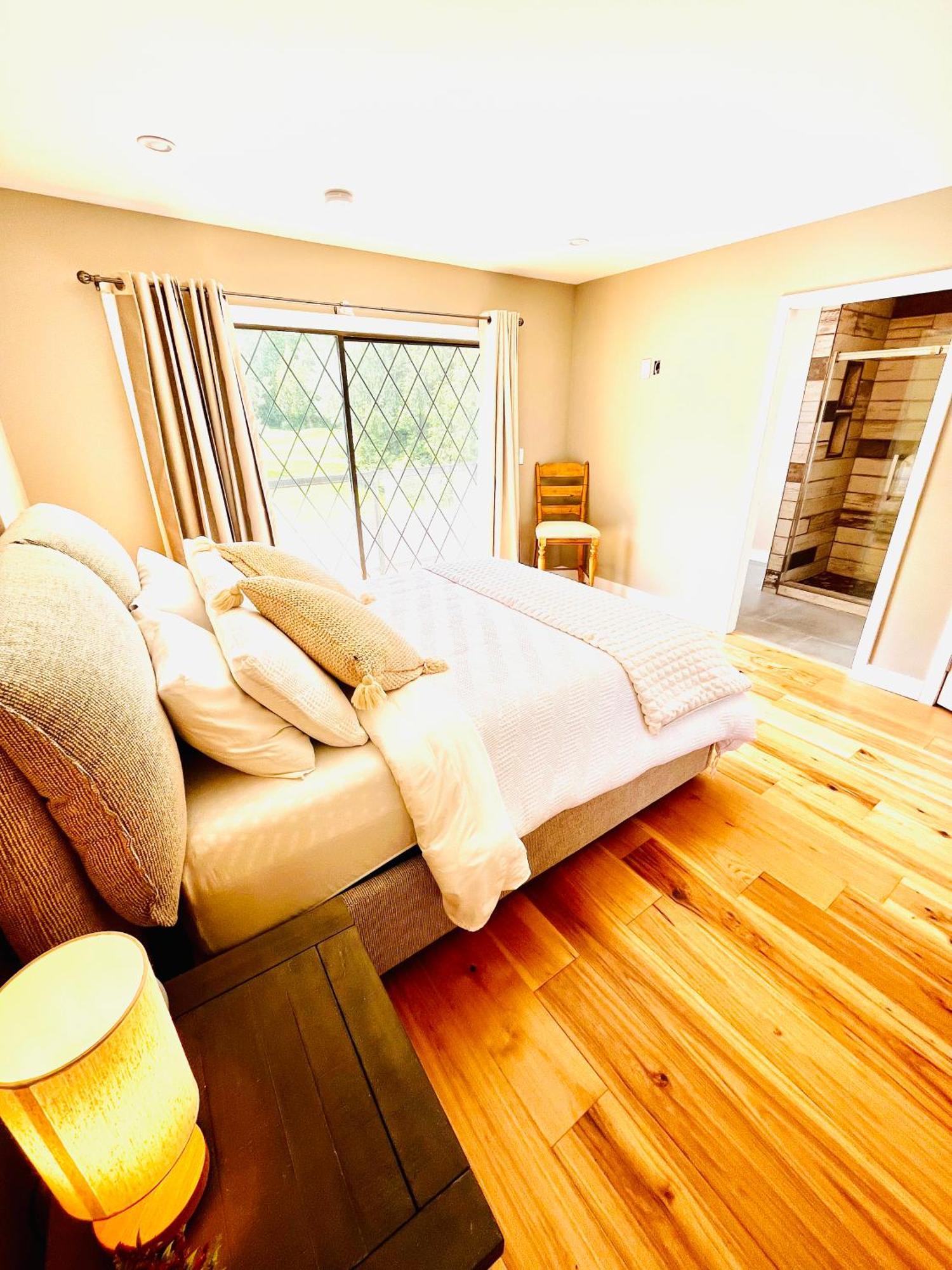 Oceanside Manor - Fancy Room - Golf Course & Beach View Qualicum Beach Exteriér fotografie