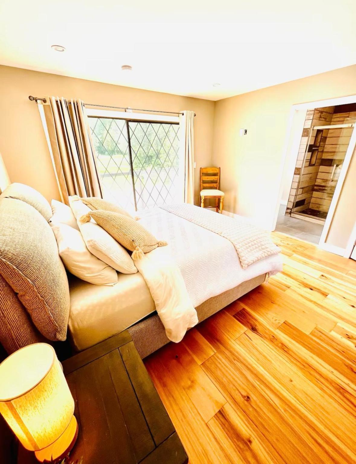 Oceanside Manor - Fancy Room - Golf Course & Beach View Qualicum Beach Exteriér fotografie